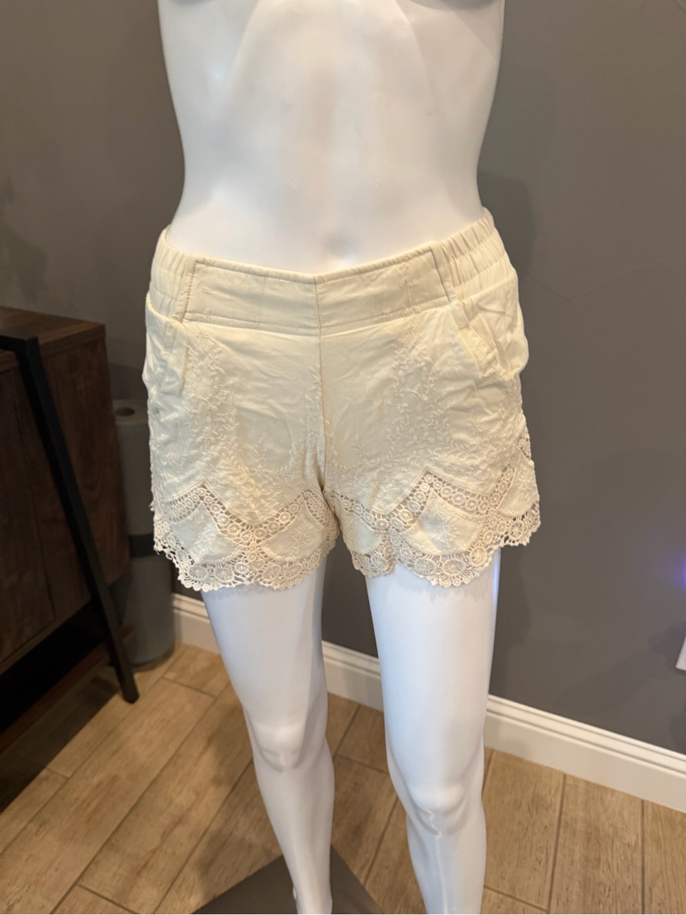 Xhilaration Off White Embroidered Lace Shorts XS